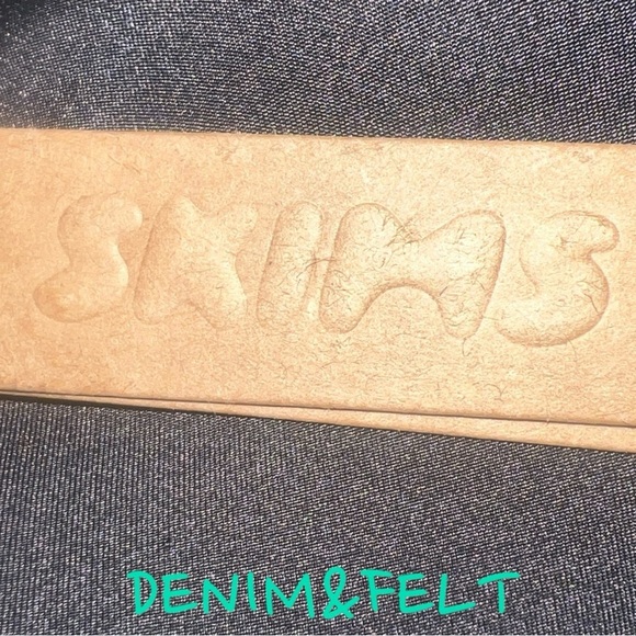 SKIMS Wireless Form T-SHIRT DEMI BRA | Color: Onyx | NEW/NWT!!🖤🖤 - Picture 8 of 9